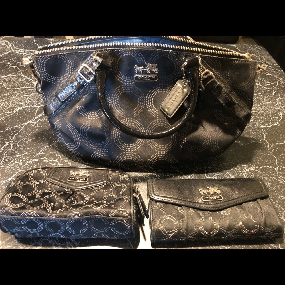 Black coach purse set w matching wallet and pouch